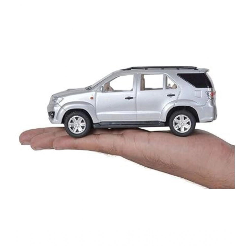 Shopper Beast Plastic Fortuner Off Road Suv Miniature Pull Back (Assorted)